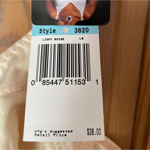 NWT Two Bali Women's Double Support Wirefree Bras, style 3820, 40C - Picture 5 of 5